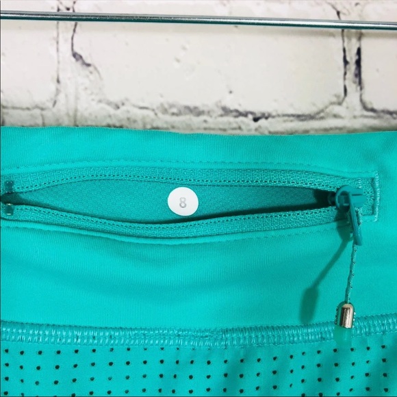 Lululemon Speed Up Shorts - Picture 4 of 4